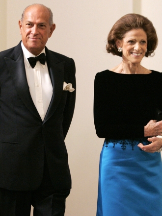 La mujer y el hijo de Oscar de la Renta lloran su muerte