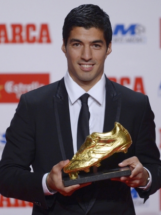 Crónica del Real Madrid - F.C. Barcelona: Luis Suárez no mordió a nadie