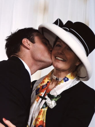 Mujeres y hombres: los mejores chistes sobre suegras en Twitter