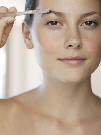 5 razones para tener complejo de cejas grandes