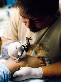 Justin Bieber, Rihanna… ellos también se equivocaron con sus tatuajes