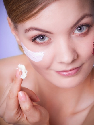 6 trucos que las chicas con piel seca necesitan saber urgentemente