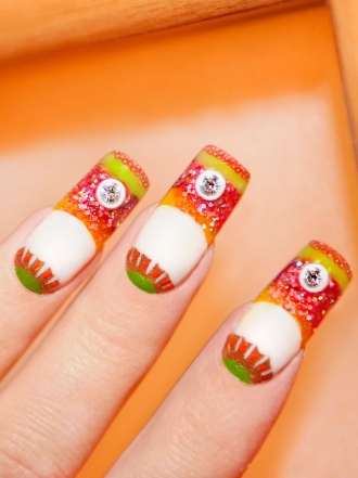 Cómo ponerse uñas postizas: vídeos de manicuras falsas pero preciosas