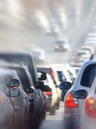 Señales de tráfico confusas: cómo causar un accidente con un cartel solo