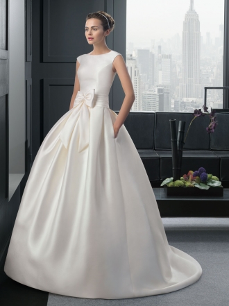 Vestidos de princesa de Rosa Clará para una boda de cuento