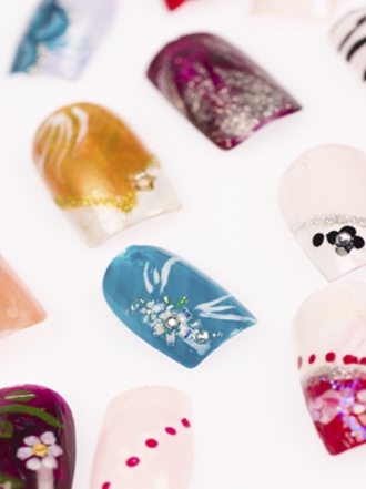 Uñas postizas en casa, paso a paso