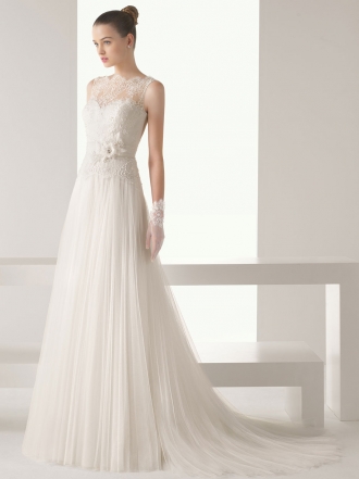 Los vestidos largos para novias de la colección Soft de Rosa Clará