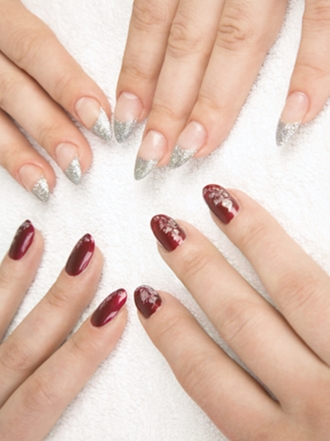 Uñas de gel y uñas de porcelana, ¿qué manicura elegir?