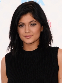 Kylie Jenner, la otra reina de los selfies que 'pisa' a Kim Kardashian