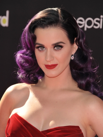 Convierte a tus ojos en el centro de atención como Katy Perry