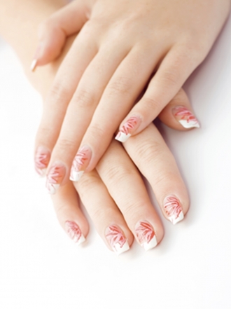 Uñas de quita y pon: beneficios de las uñas postizas