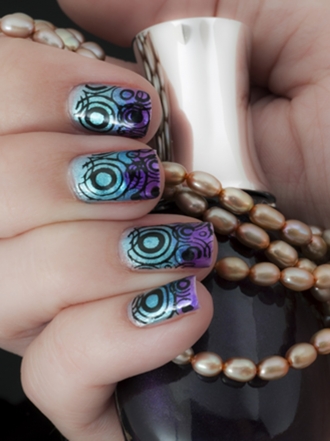 Manicura con dibujos fáciles paso a paso