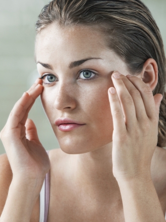 Remedios caseros para las ojeras de color rojo