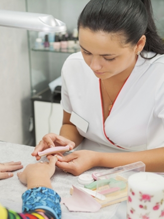 Manicura con esponja: efecto degradado paso a paso