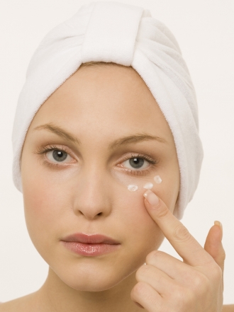 Cómo eliminar las ojeras azules