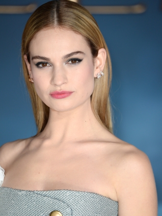 Lily James, una Cenicienta con mucho estilo
