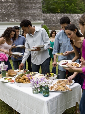 Cómo superar la timidez con grupos de amigos