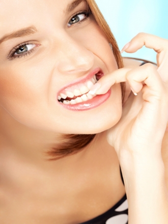 Qué hacer para no morderse los padrastros de las uñas