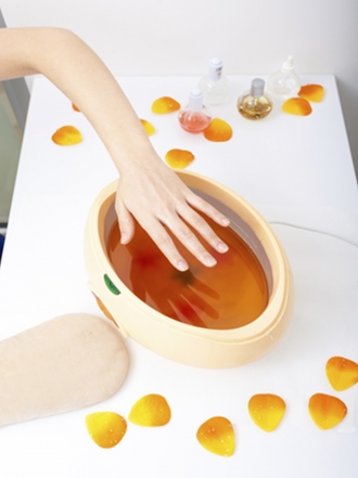 Qué es la manicura de parafina y cómo se hace