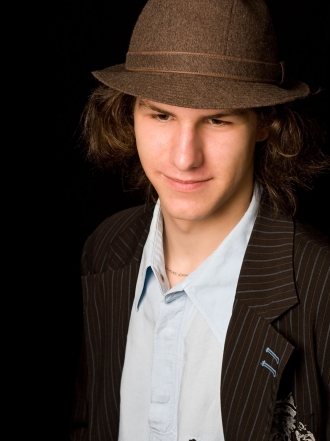 Cómo ayudar a un hermano a dejar de ser tímido