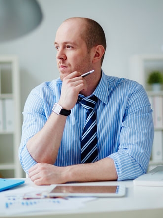 El hombre Gallo en el trabajo según el horóscopo chino