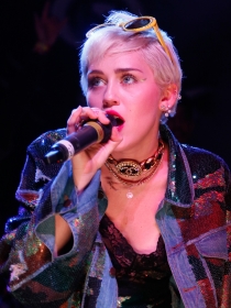 Miley Cyrus muestra su lado más tierno en Instagram