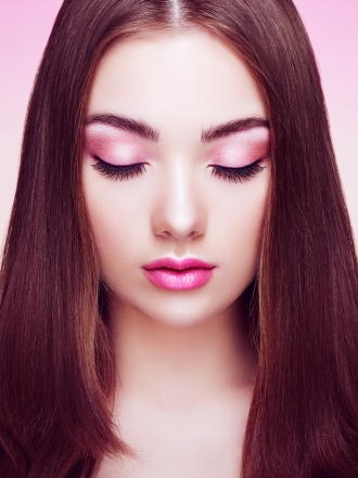 Trucos para disimular ojeras con maquillaje de fiesta