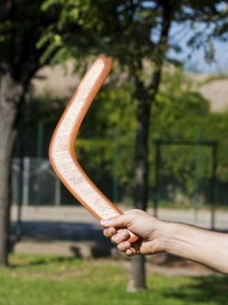 Soñar con un boomerang: las consecuencias de tus acciones