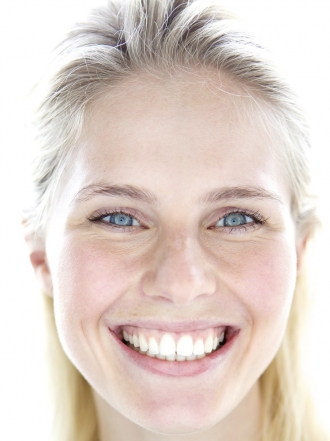 Qué significan las ojeras de color rosa