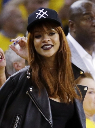 Finales NBA: Rihanna, con Iguodala y Kyrie Irving