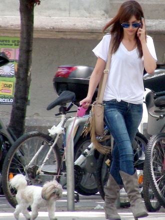 Perros de famosos: Úrsula Corberó y Lolita, su perrita Shih Tzu