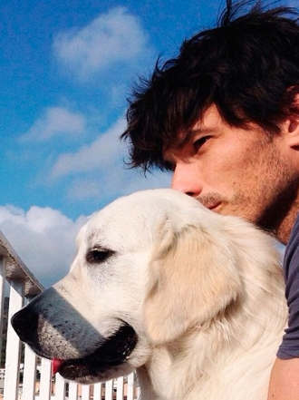 Perros de famosos: Andrés Velencoso, pasión por su perro labrador