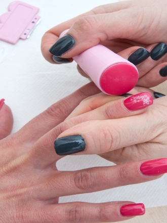 Cómo hacer las uñas con sellos