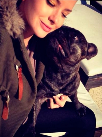 Perros de famosos: La China Suárez, encantada con su bulldog francés