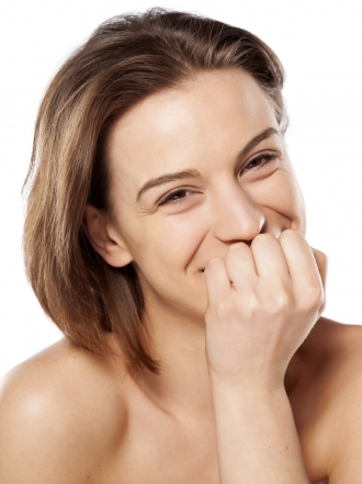 Pasos para quitar las ojeras sin maquillaje