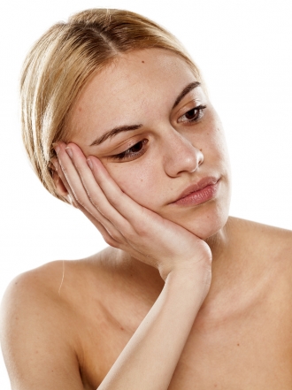 Por qué las uñas se ponen negras