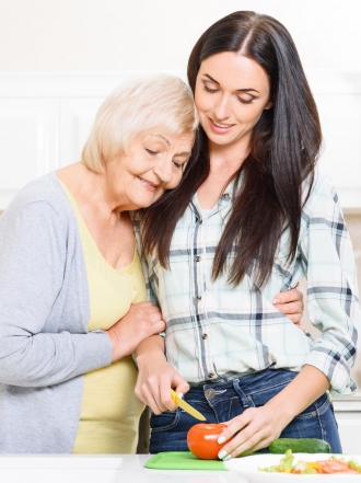 Suegras: cinco consejos para mantenerlas a raya