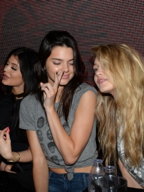 Balmain elige a Kendall y Kylie Jenner con Gigi Hadid