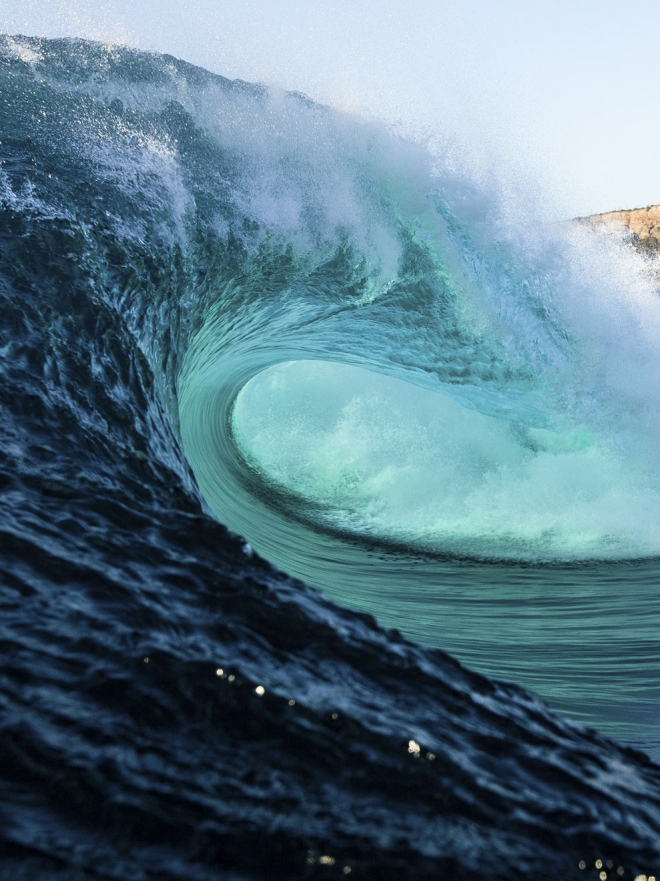 Soñar con olas gigantes: ¿estás asustada?