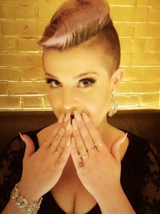 Manicuras de famosas: las uñas de Kelly Osbourne
