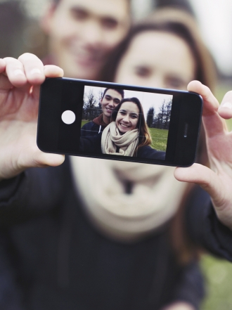 ¡Díselo en línea! Frases de amor para mandar por WhatsApp