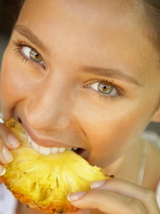 ¿Quieres adelgazar? Come piña y baja de peso