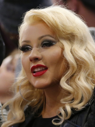 Perros de famosos: el adorable Papillón de Christina Aguilera