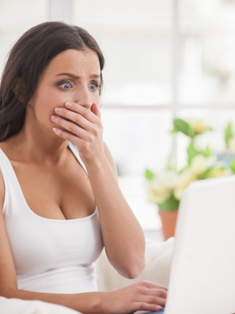 Mi ex ha subido una foto mía desnuda a Internet: ¿qué puedo hacer?