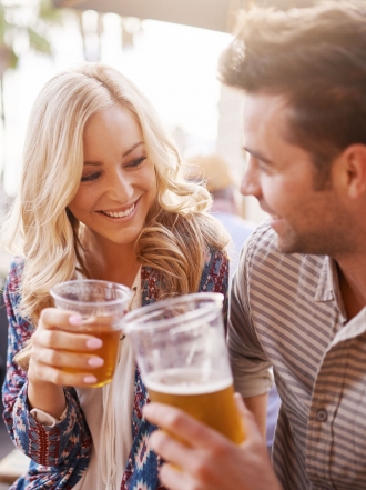 Ligar por Internet vs ligar en un bar