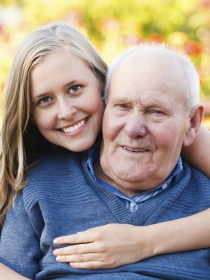 Frases de amor para dedicar a tu abuelo: el otro padre de tu vida