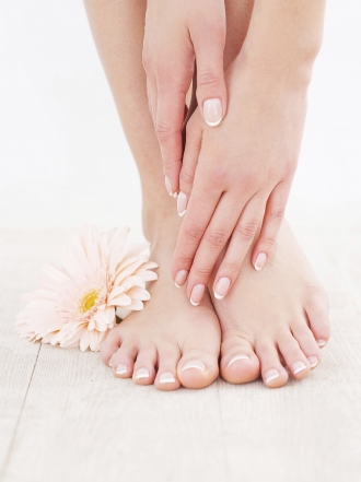 Qué hace que los pies tengan mal olor