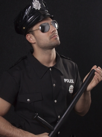 Sueños eróticos con un policía: ¿protección o castigo?