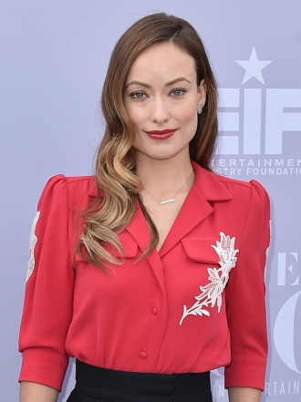 Copia el look dos piezas más sofisticado de Olivia Wilde