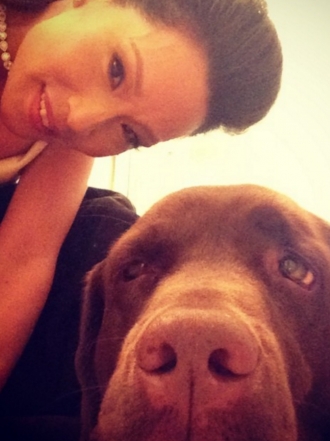 Perros de famosos: Apple, el Labrador Retriever de Lucy Liu